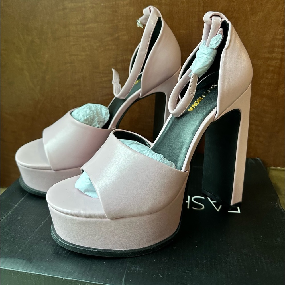 Pink platform heels - Picture 2 of 2